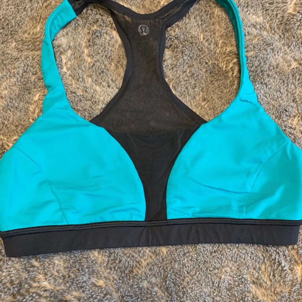 Lululemon Athletica sport bra, size 6